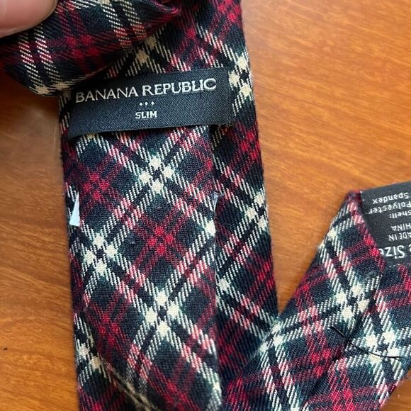 Banana Republic Factory Mens Slim Neck Tie Tartan Plaid Print Holiday Red Green - Picture 2 of 6